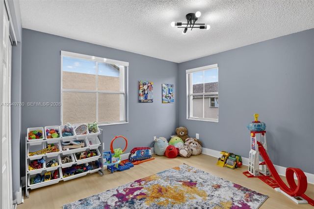 490 NW 102nd Ter, Pembroke Pines, FL 33026