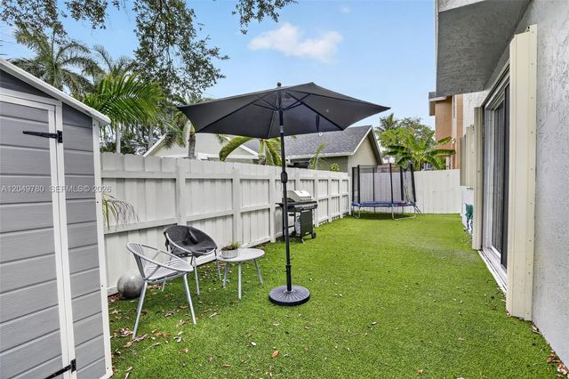 490 NW 102nd Ter, Pembroke Pines, FL 33026