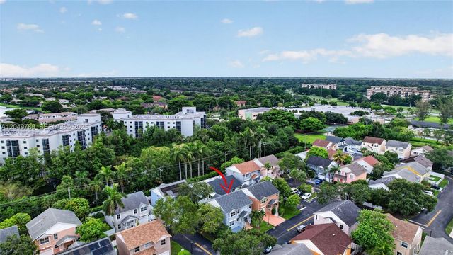 490 NW 102nd Ter, Pembroke Pines, FL 33026