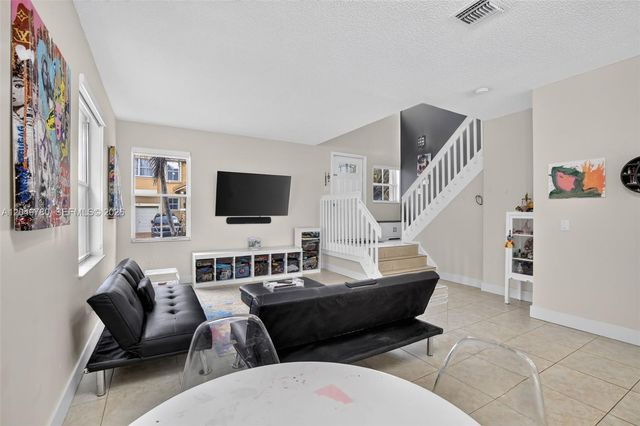490 NW 102nd Ter, Pembroke Pines, FL 33026