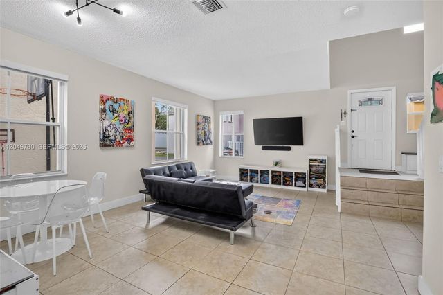 490 NW 102nd Ter, Pembroke Pines, FL 33026
