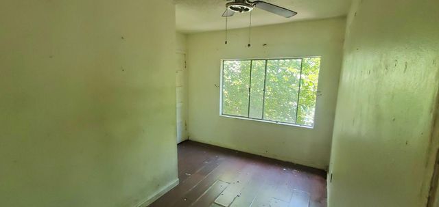 2303 E Grant Avenue, Fresno, CA 93701
