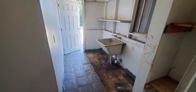 2303 E Grant Avenue, Fresno, CA 93701