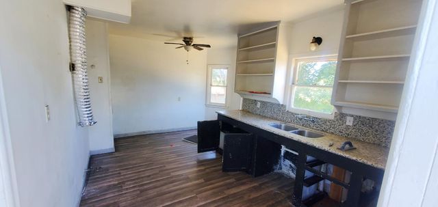 2303 E Grant Avenue, Fresno, CA 93701