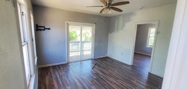 2303 E Grant Avenue, Fresno, CA 93701