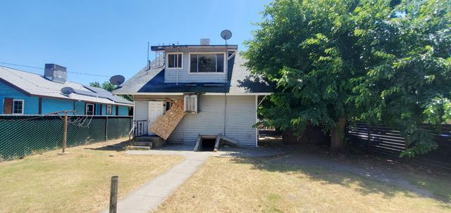 2303 E Grant Avenue, Fresno, CA 93701