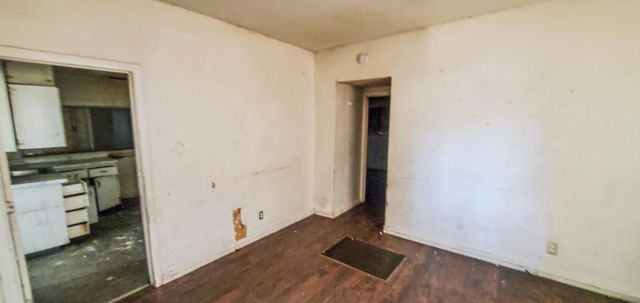 2303 E Grant Avenue, Fresno, CA 93701