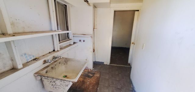 2303 E Grant Avenue, Fresno, CA 93701