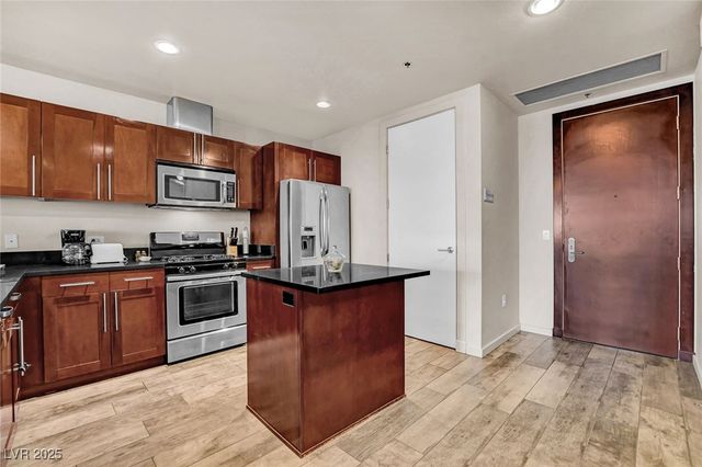 4575 Dean Martin Drive 711, Las Vegas, NV 89103