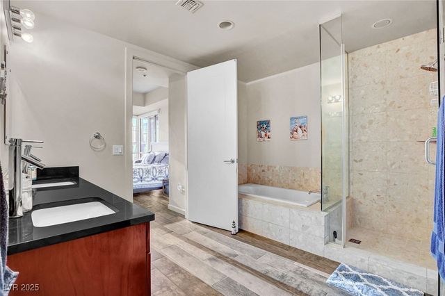 4575 Dean Martin Drive 711, Las Vegas, NV 89103