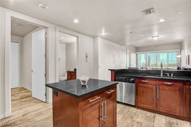 4575 Dean Martin Drive 711, Las Vegas, NV 89103