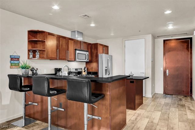 4575 Dean Martin Drive 711, Las Vegas, NV 89103