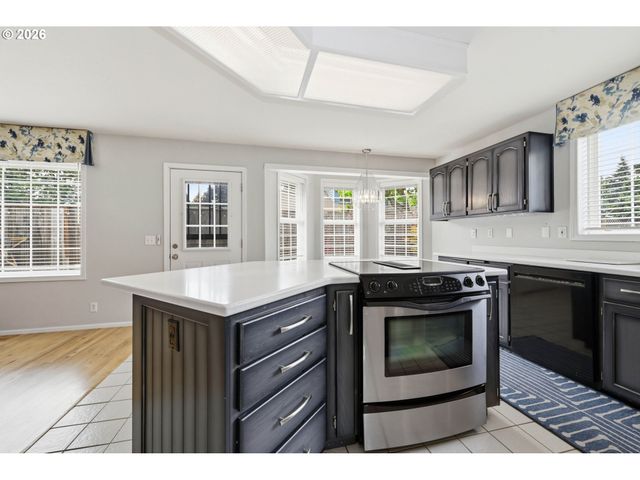 1140 MOLLY Ln, Eugene, OR 97404