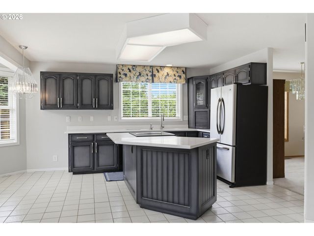 1140 MOLLY Ln, Eugene, OR 97404