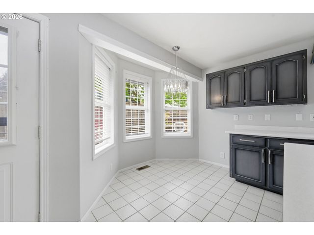 1140 MOLLY Ln, Eugene, OR 97404