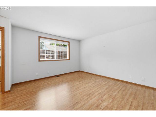 1140 MOLLY Ln, Eugene, OR 97404