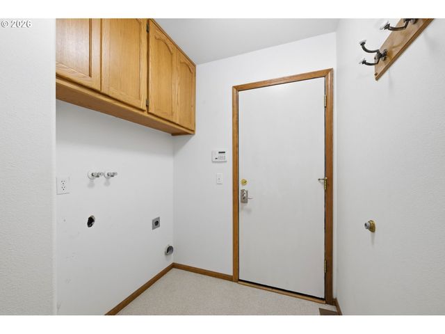 1140 MOLLY Ln, Eugene, OR 97404