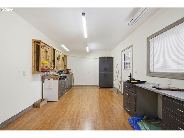 1140 MOLLY Ln, Eugene, OR 97404
