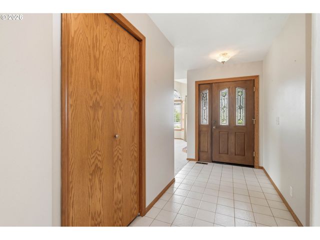 1140 MOLLY Ln, Eugene, OR 97404