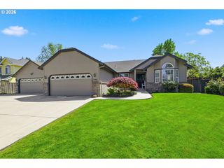 1140 MOLLY Ln, Eugene, OR 97404