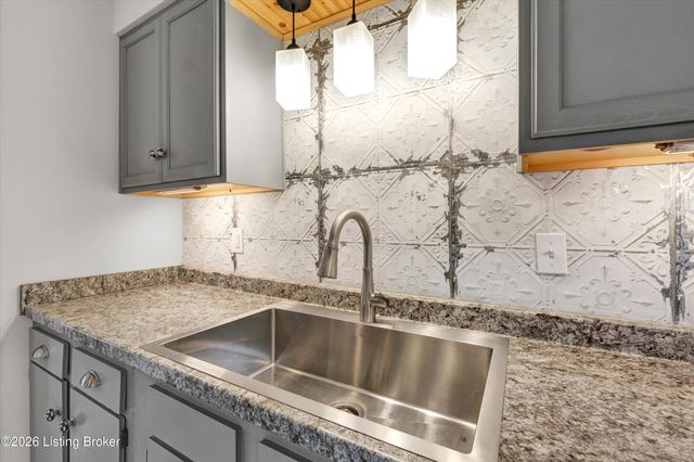 258 Fortney Ln, Mt Washington, KY 40047