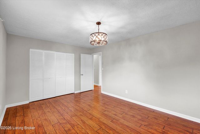 258 Fortney Ln, Mt Washington, KY 40047