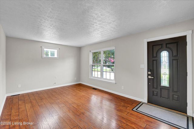 258 Fortney Ln, Mt Washington, KY 40047