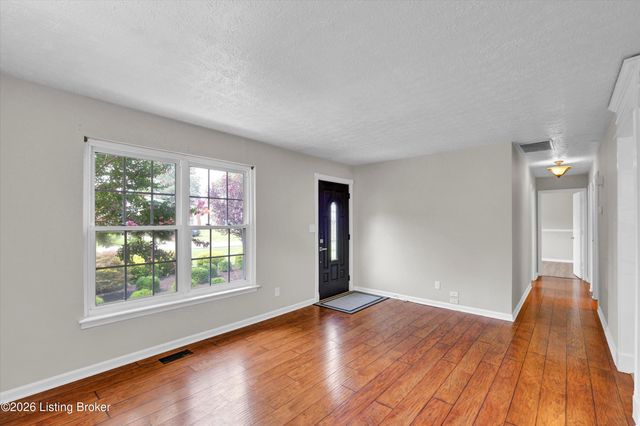 258 Fortney Ln, Mt Washington, KY 40047