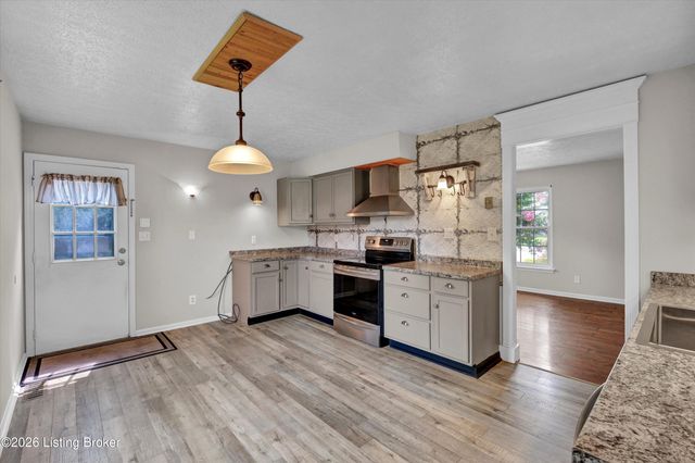 258 Fortney Ln, Mt Washington, KY 40047