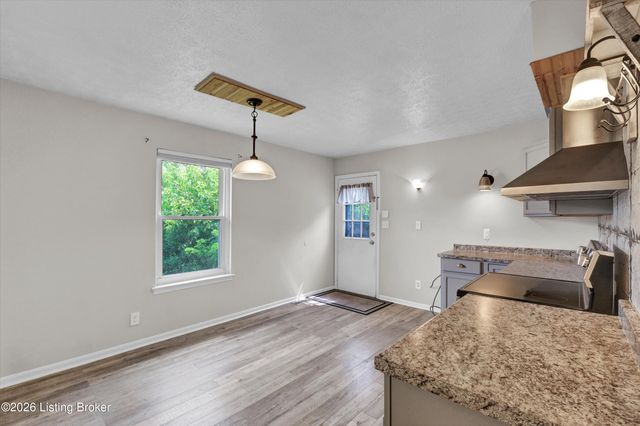 258 Fortney Ln, Mt Washington, KY 40047