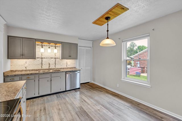 258 Fortney Ln, Mt Washington, KY 40047