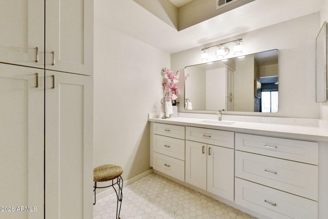 452 S DESERT FLOWER Drive, Mesa, AZ 85208