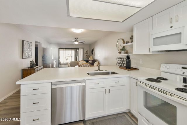 452 S DESERT FLOWER Drive, Mesa, AZ 85208