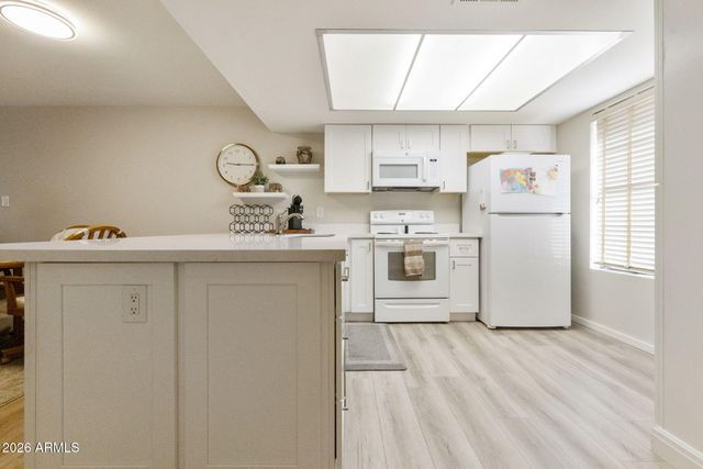 452 S DESERT FLOWER Drive, Mesa, AZ 85208