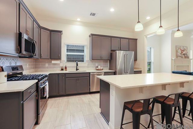 38404 Queen St, Prairieville, LA 70769