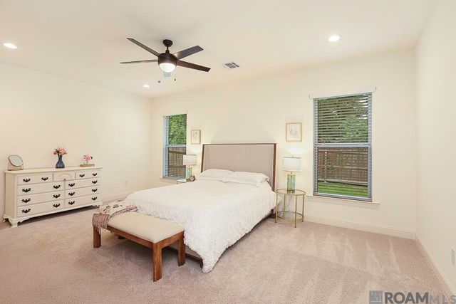 38404 Queen St, Prairieville, LA 70769