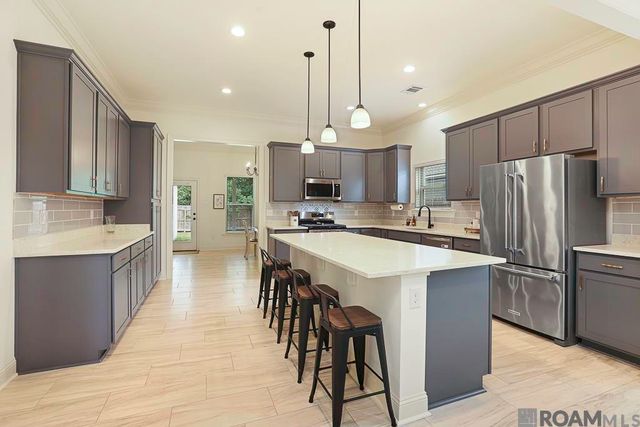 38404 Queen St, Prairieville, LA 70769