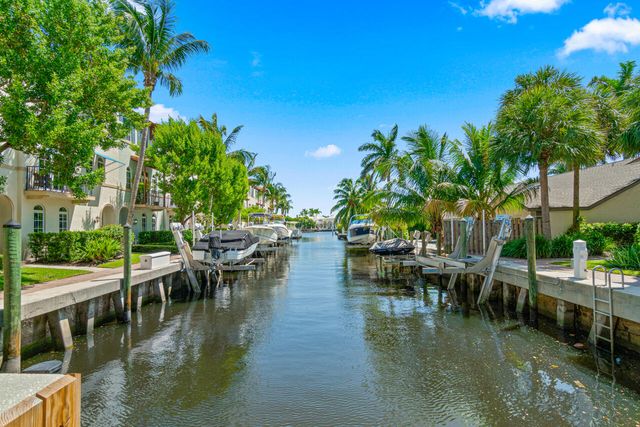 803 ESTANCIA Way, Boynton Beach, FL 33435
