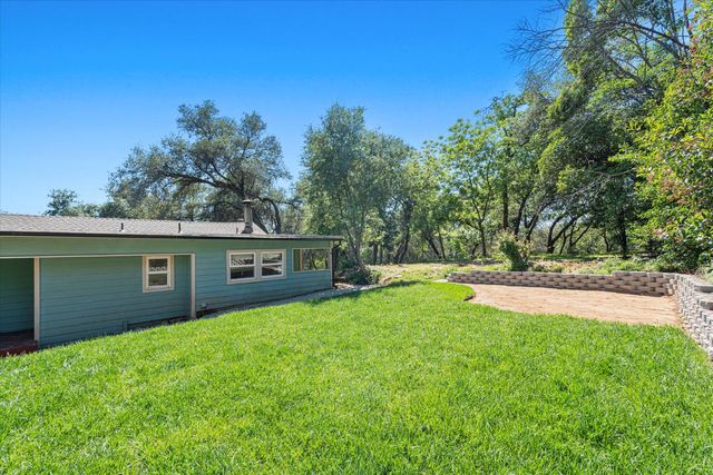 1335 Merry Knoll Rd, Auburn, CA 95603