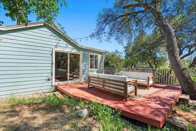 1335 Merry Knoll Rd, Auburn, CA 95603