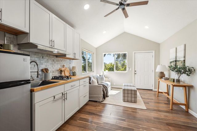 1335 Merry Knoll Rd, Auburn, CA 95603