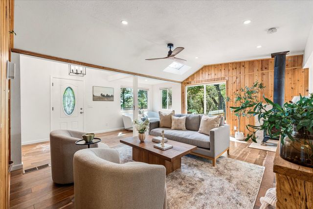 1335 Merry Knoll Rd, Auburn, CA 95603