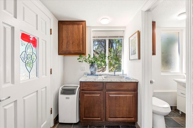 1335 Merry Knoll Rd, Auburn, CA 95603