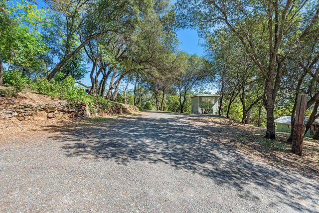 1335 Merry Knoll Rd, Auburn, CA 95603