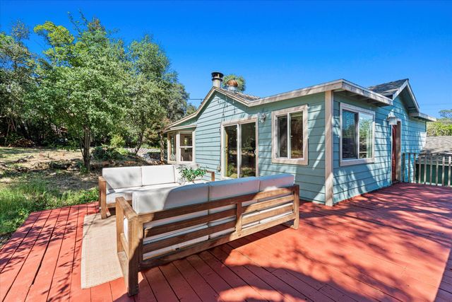 1335 Merry Knoll Rd, Auburn, CA 95603