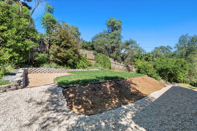 1335 Merry Knoll Rd, Auburn, CA 95603