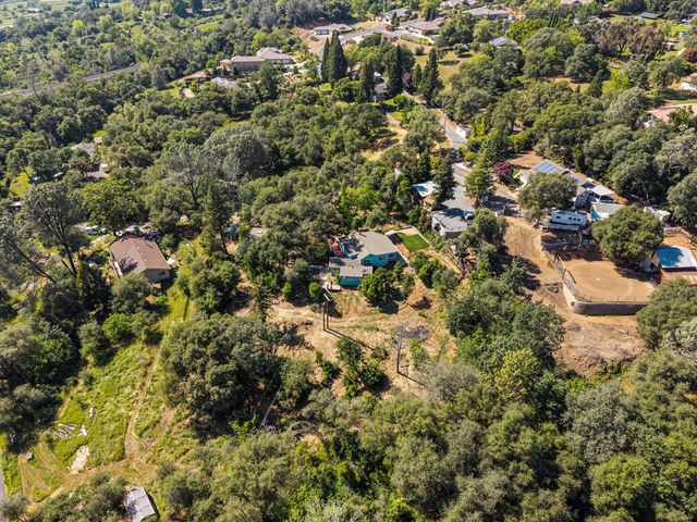 1335 Merry Knoll Rd, Auburn, CA 95603