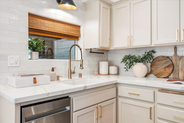 1335 Merry Knoll Rd, Auburn, CA 95603