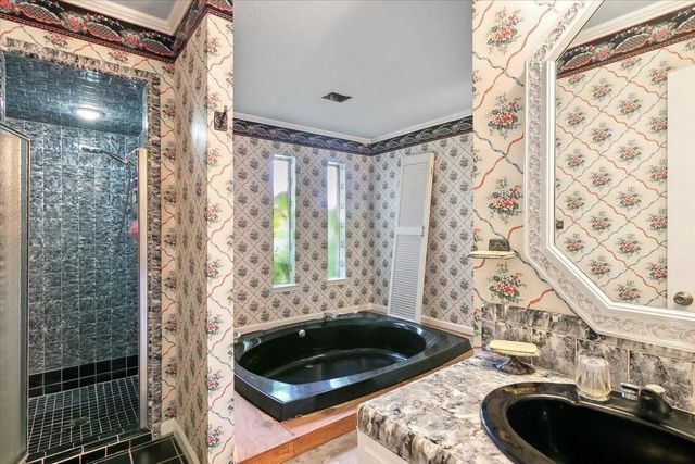 1195 Chatwood Drive, Beaumont, TX 77706