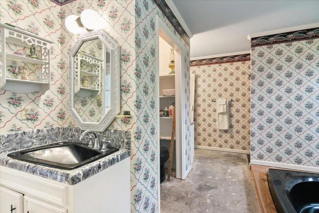 1195 Chatwood Drive, Beaumont, TX 77706